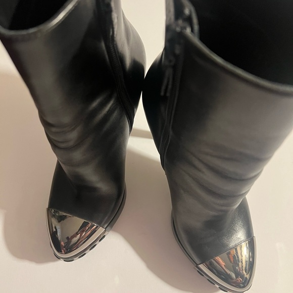 CADADEI BLACK SILVER TIP BOOTIES 6.5 - Picture 4 of 7
